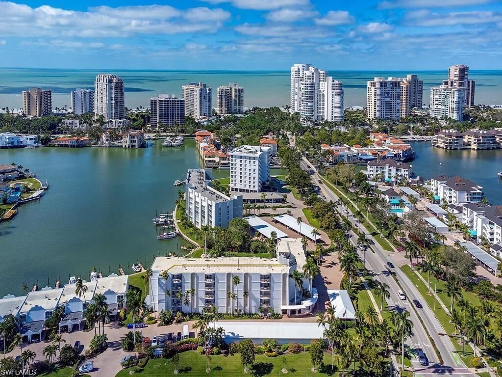400 Park Shore Dr, Unit 102, Naples, FL 34103 Photo