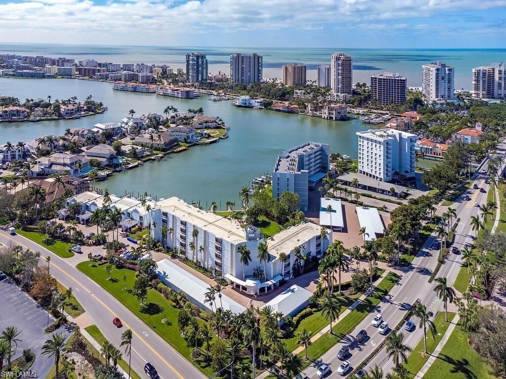 400 Park Shore Dr, Unit 102, Naples, FL 34103 Photo