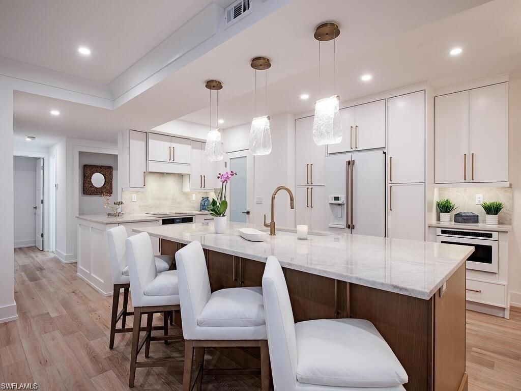 400 Park Shore Dr, Unit 102, Naples, FL 34103 Photo