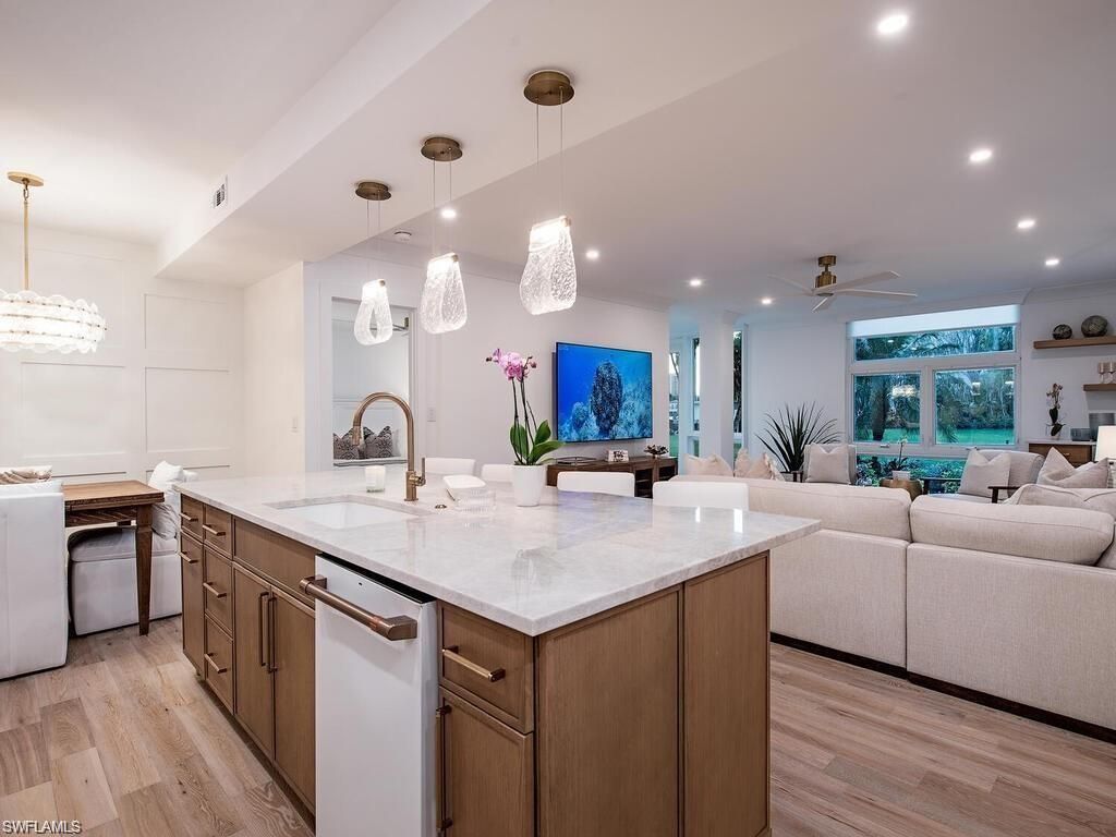 400 Park Shore Dr, Unit 102, Naples, FL 34103 Photo