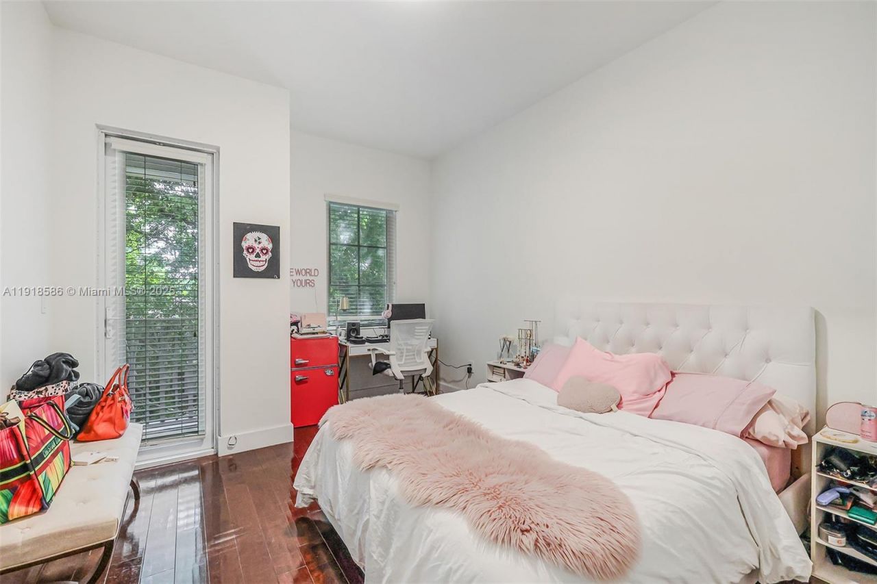 641 Santander Ave, Unit 3, Coral Gables, FL 33134 Photo