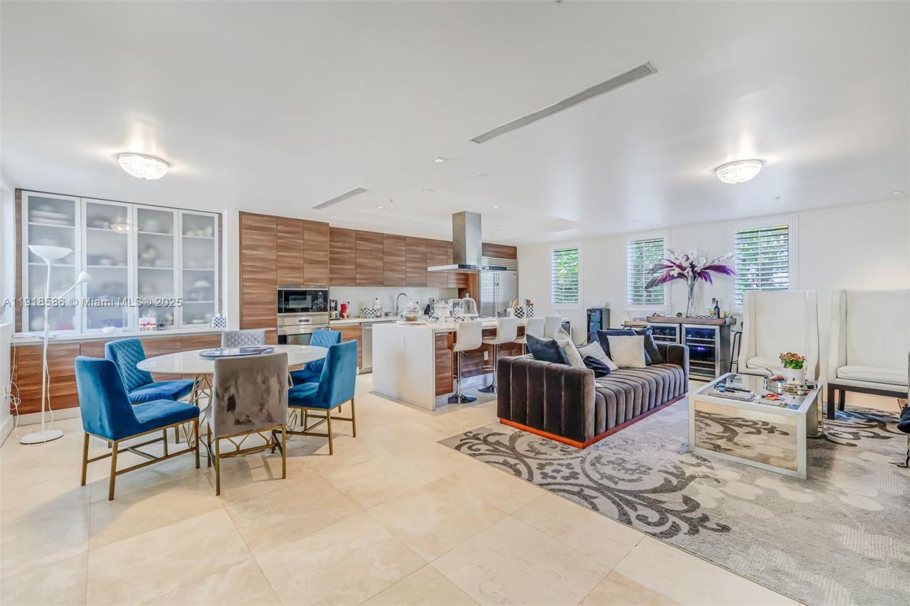 641 Santander Ave, Unit 3, Coral Gables, FL 33134 Photo