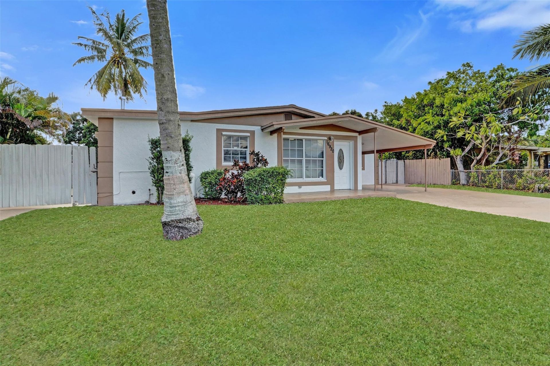 16920 NW 53rd Ave, Miami Gardens, FL 33055 Photo