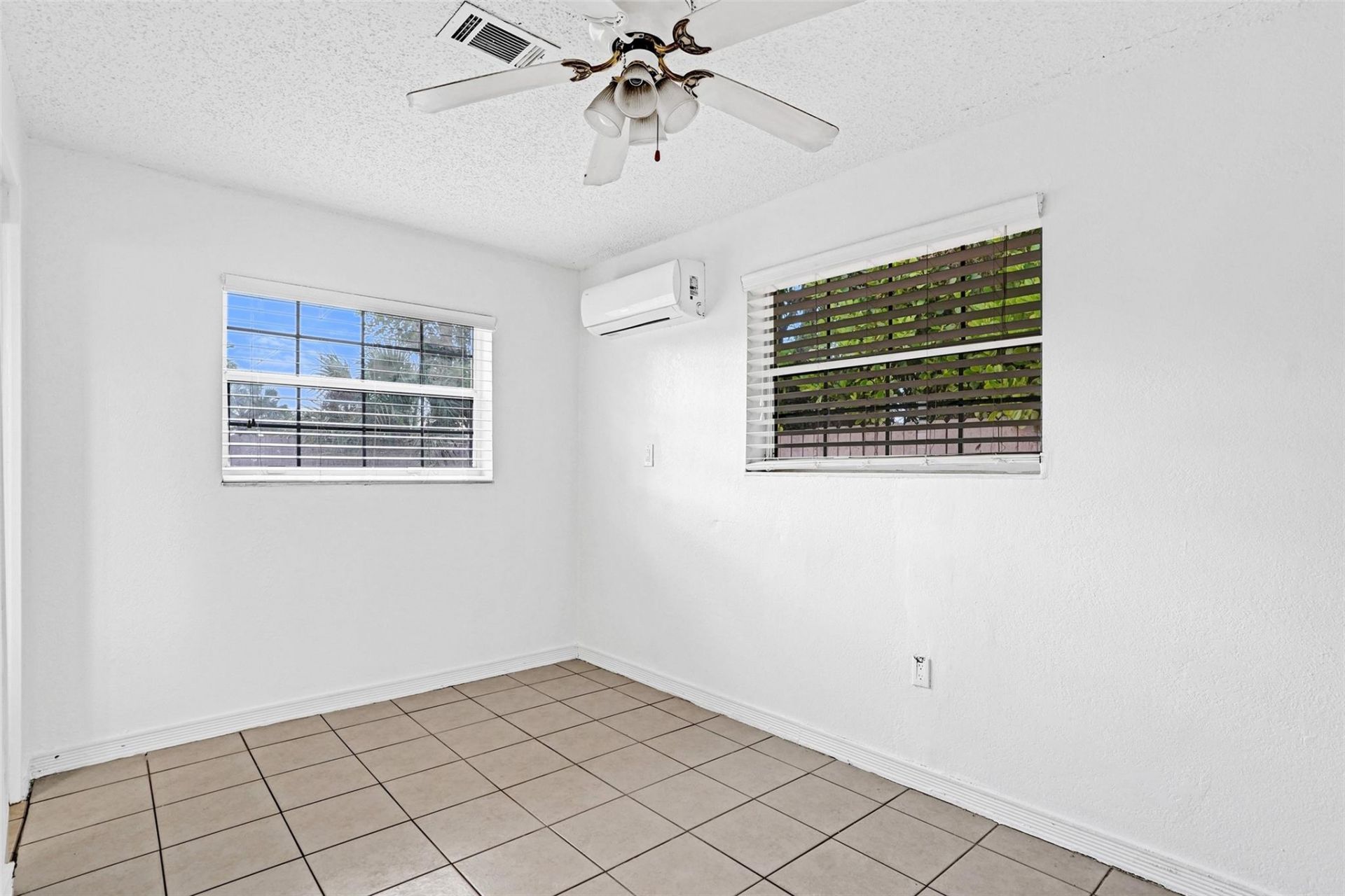 16920 NW 53rd Ave, Miami Gardens, FL 33055 Photo