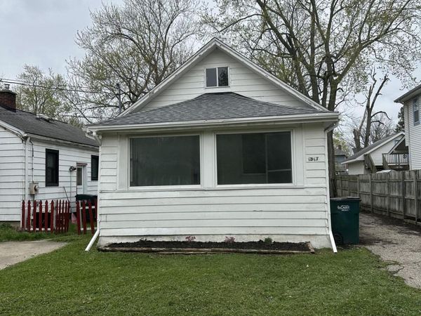 1317 Illinois Avenue, Lansing, MI 48906
