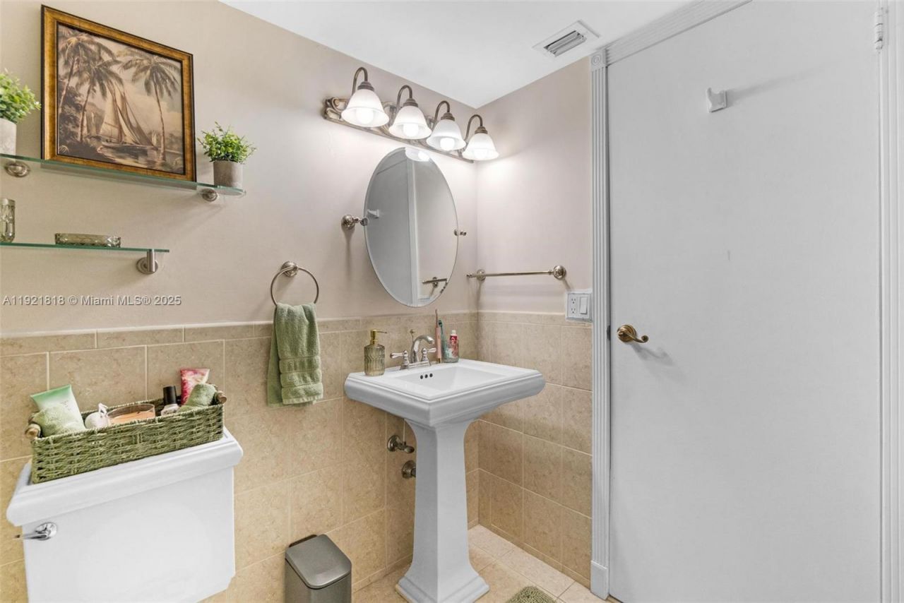 3210 SE 10th St, Unit 4D, Pompano Beach, FL 33062 Photo