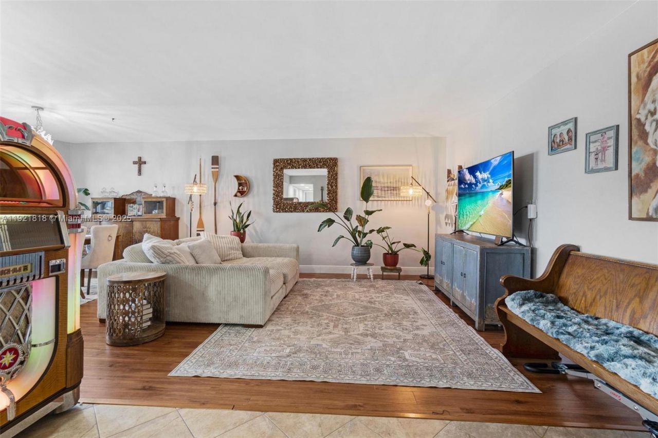 3210 SE 10th St, Unit 4D, Pompano Beach, FL 33062 Photo