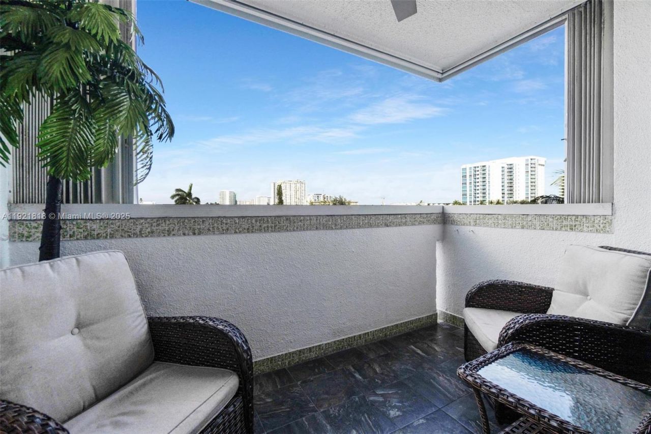 3210 SE 10th St, Unit 4D, Pompano Beach, FL 33062 Photo