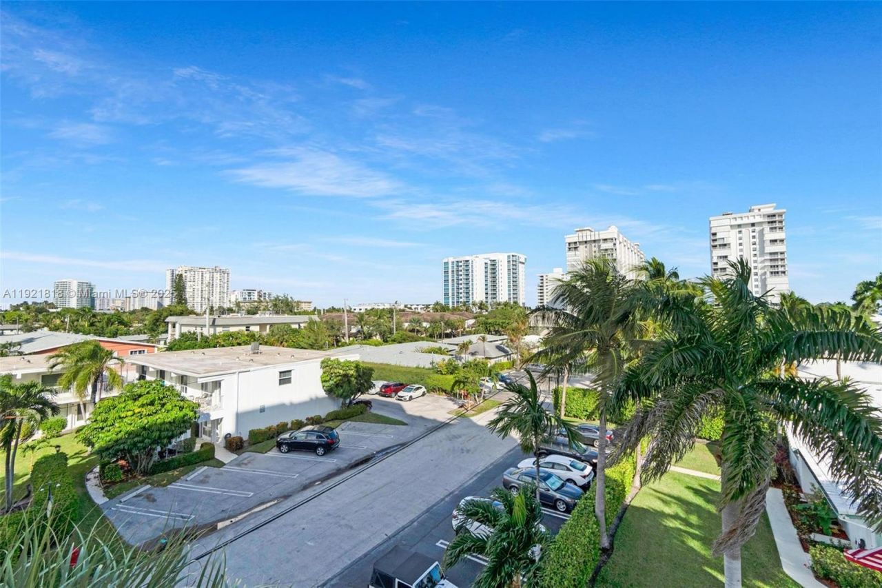 3210 SE 10th St, Unit 4D, Pompano Beach, FL 33062 Photo