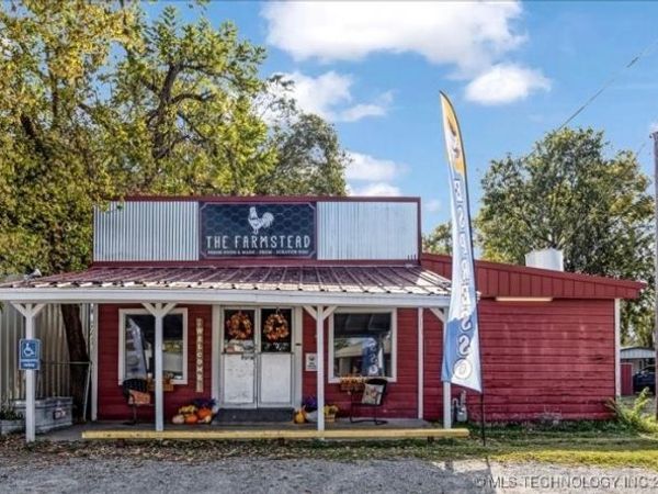 117 S Franklin Street , Colbert, OK 74733