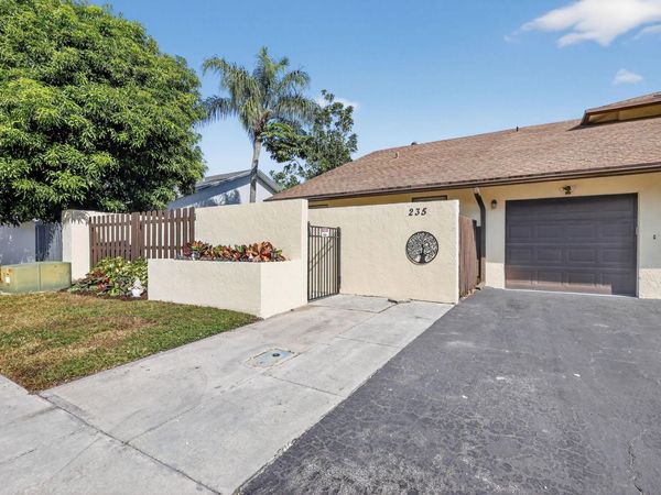 235 SW 29th Avenue, Delray Beach, FL 33445