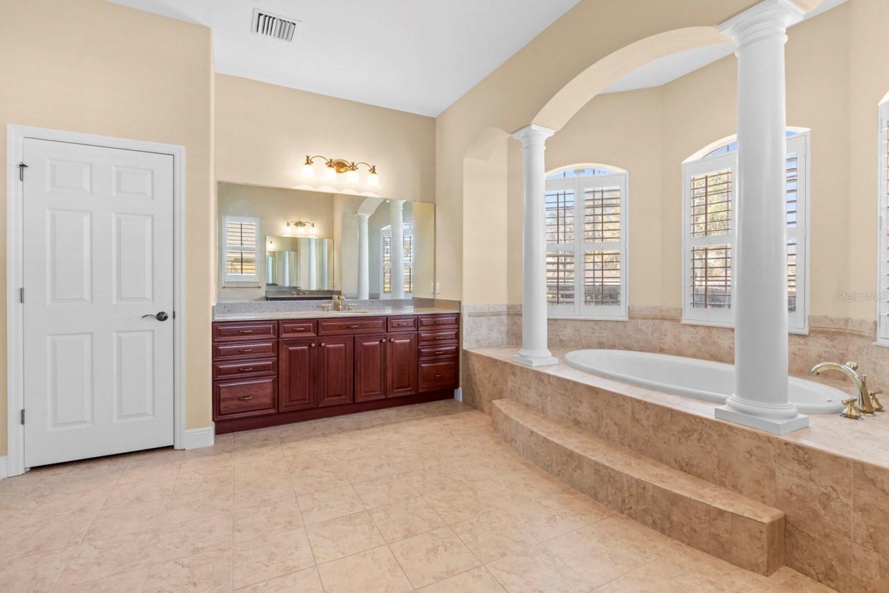 827 John Cressler Drive, Seffner, FL 33584 Photo