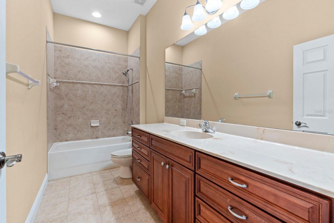 827 John Cressler Drive, Seffner, FL 33584 Photo