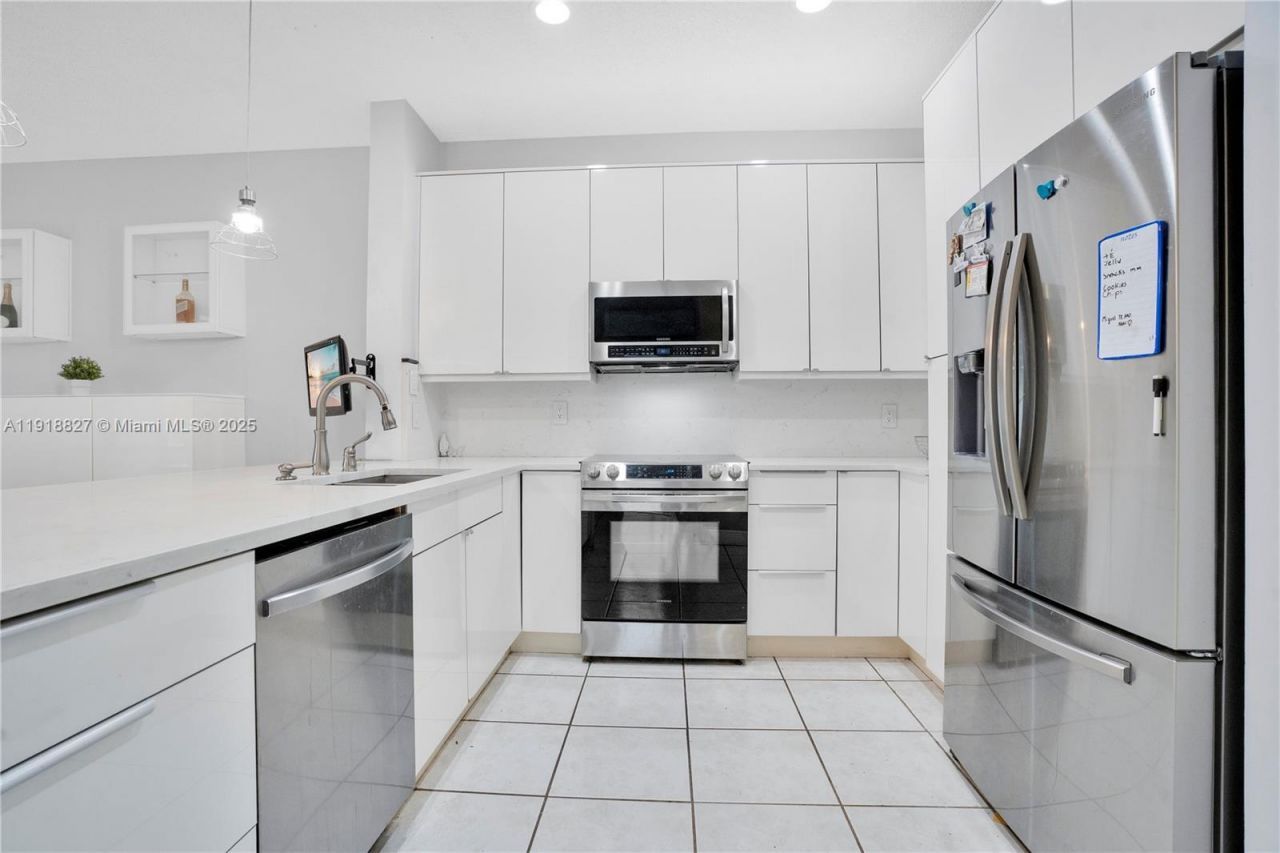 636 Sand Creek Cir, Weston, FL 33327 Photo