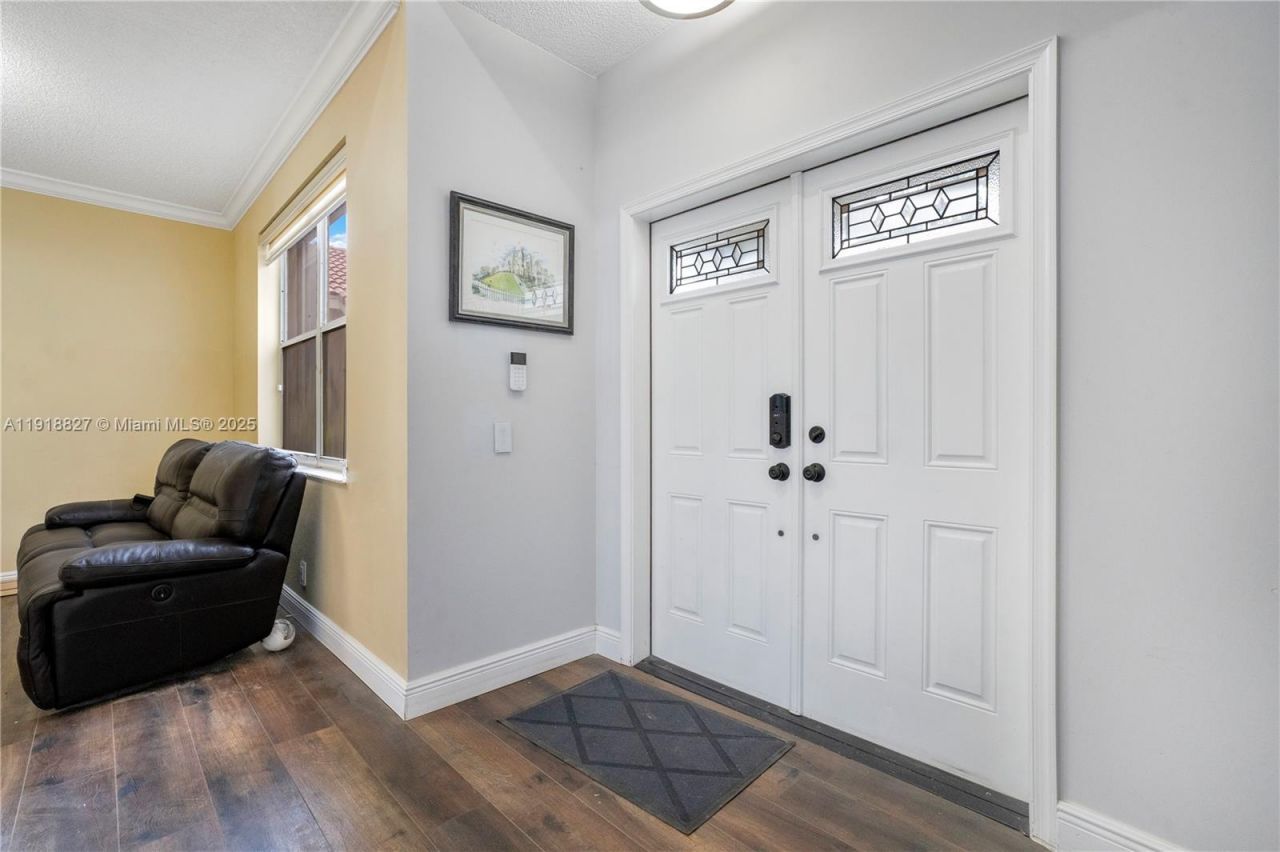 636 Sand Creek Cir, Weston, FL 33327 Photo