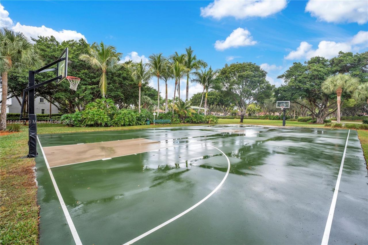 636 Sand Creek Cir, Weston, FL 33327 Photo