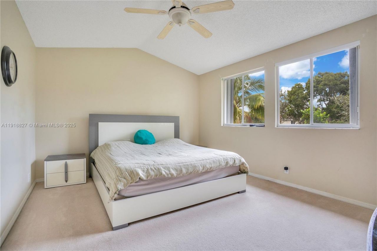 636 Sand Creek Cir, Weston, FL 33327 Photo