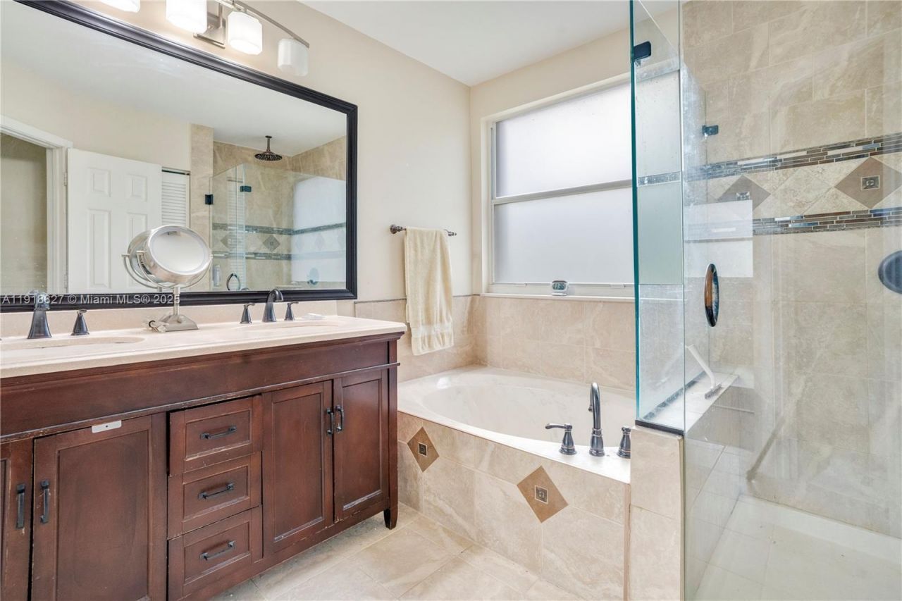 636 Sand Creek Cir, Weston, FL 33327 Photo