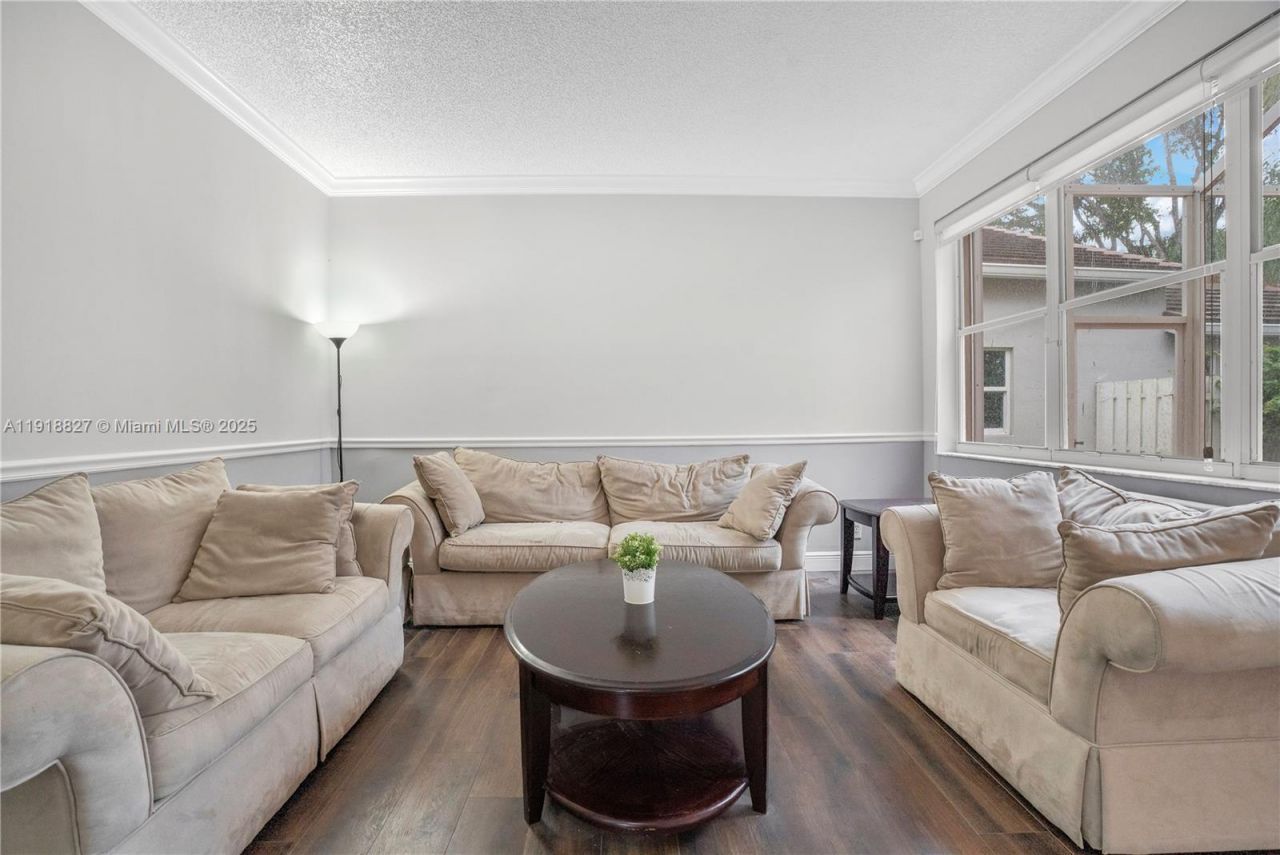 636 Sand Creek Cir, Weston, FL 33327 Photo