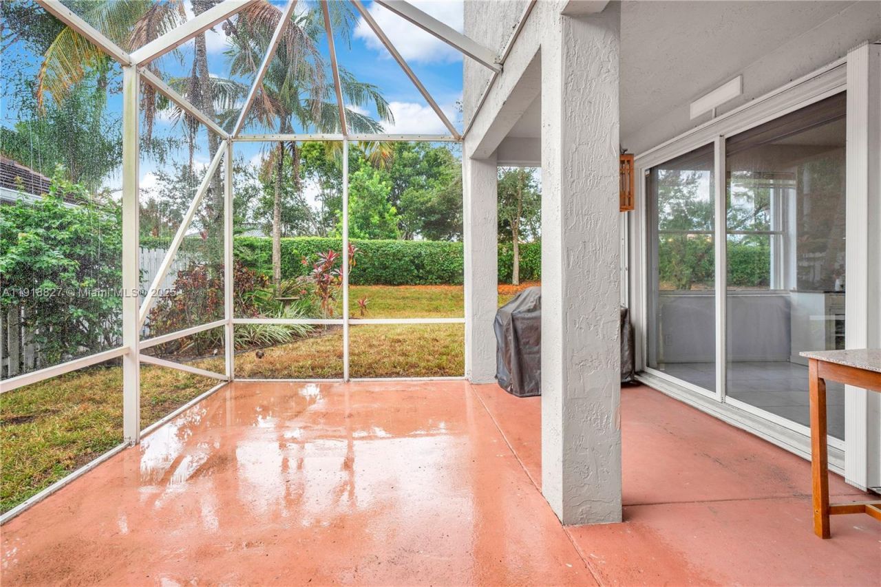 636 Sand Creek Cir, Weston, FL 33327 Photo