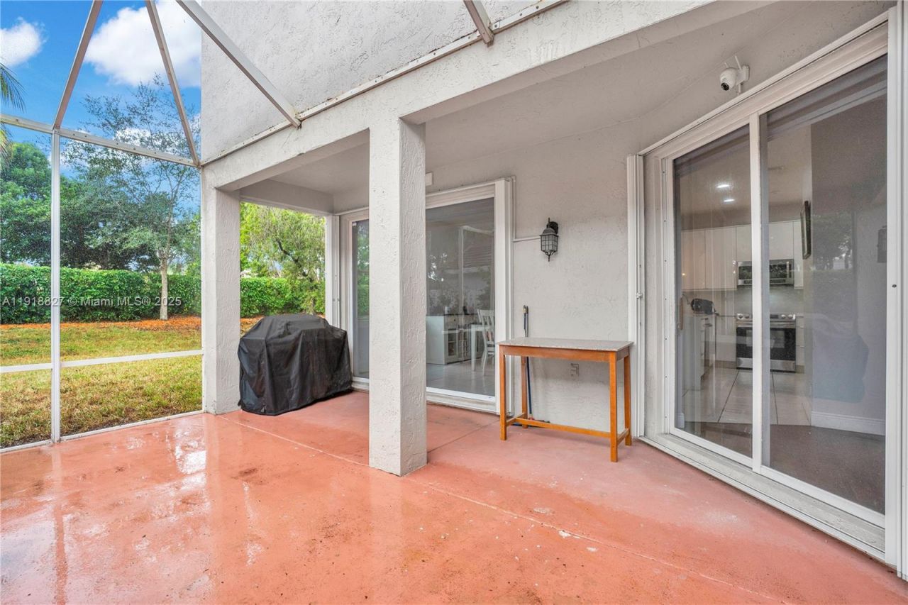 636 Sand Creek Cir, Weston, FL 33327 Photo