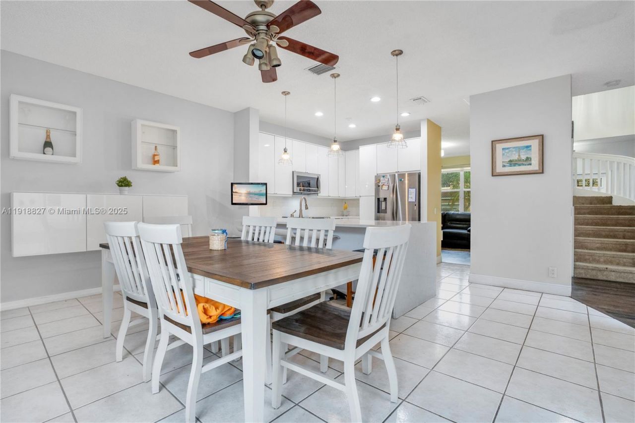 636 Sand Creek Cir, Weston, FL 33327 Photo