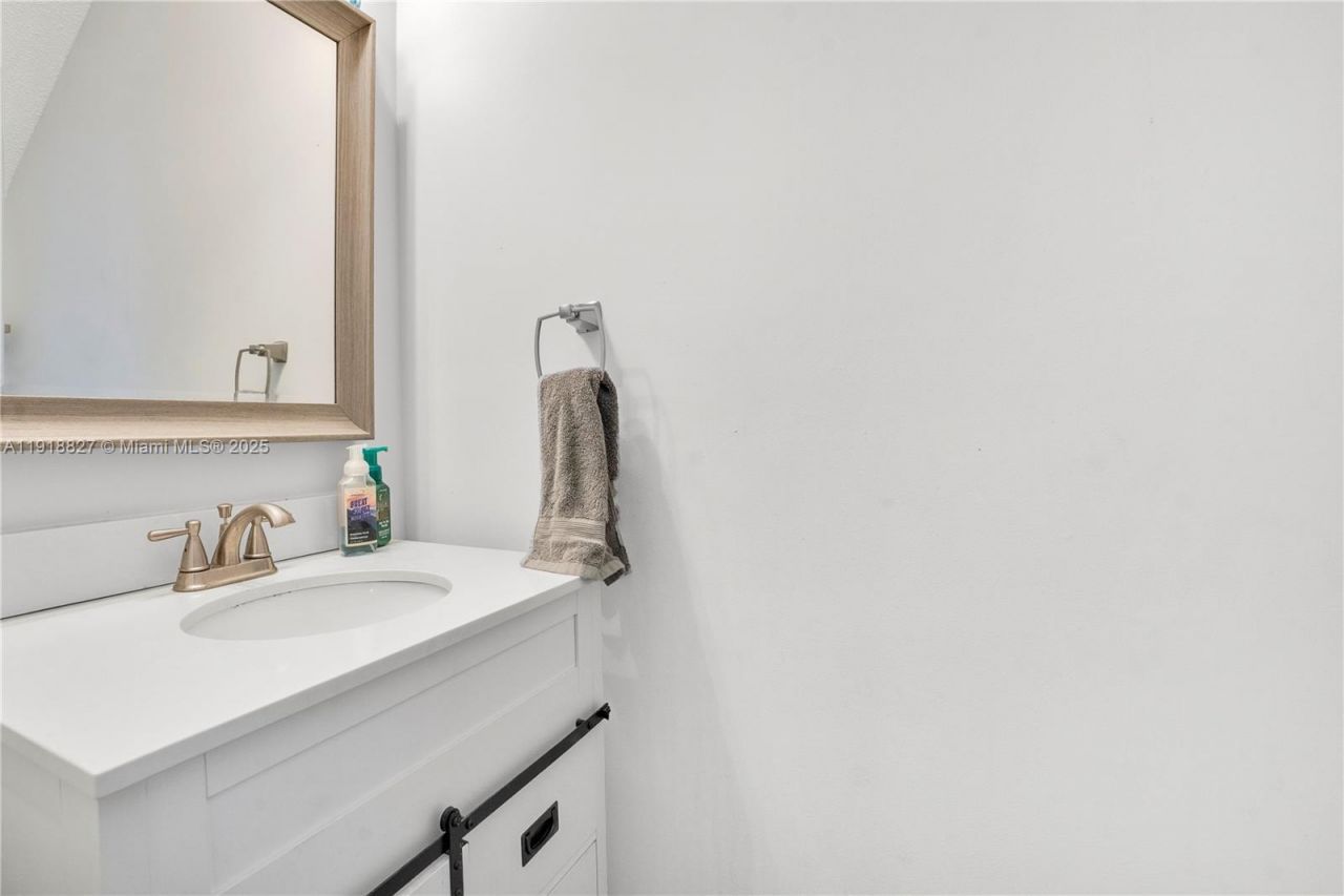 636 Sand Creek Cir, Weston, FL 33327 Photo