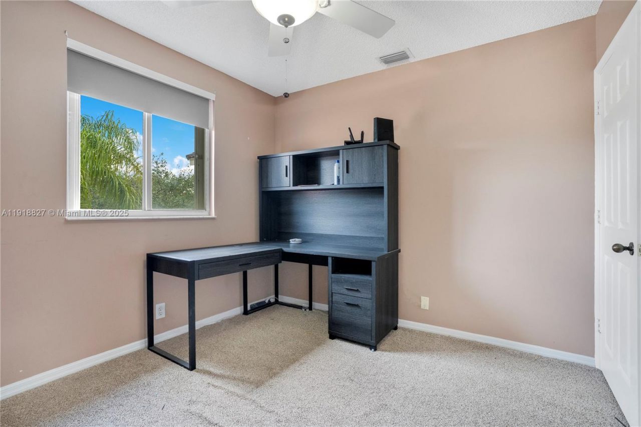 636 Sand Creek Cir, Weston, FL 33327 Photo