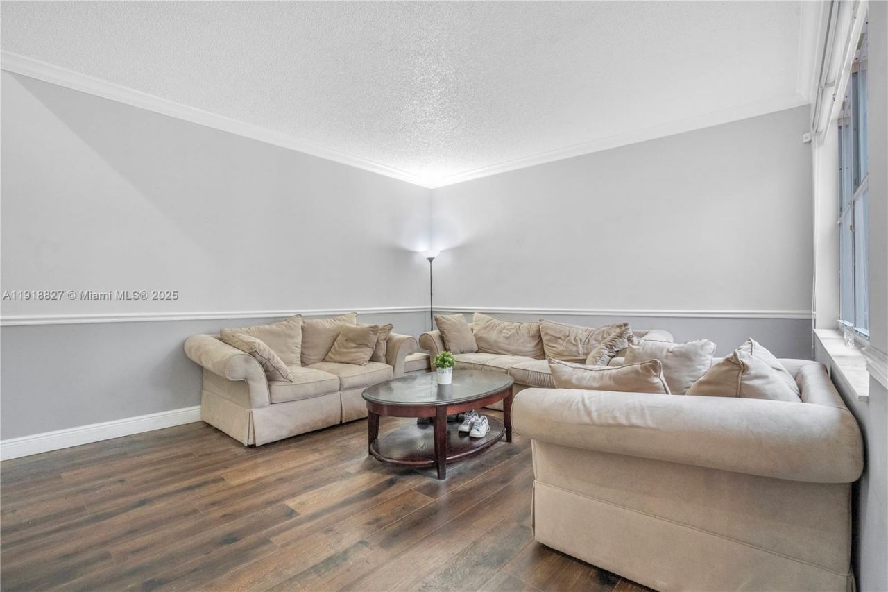 636 Sand Creek Cir, Weston, FL 33327 Photo