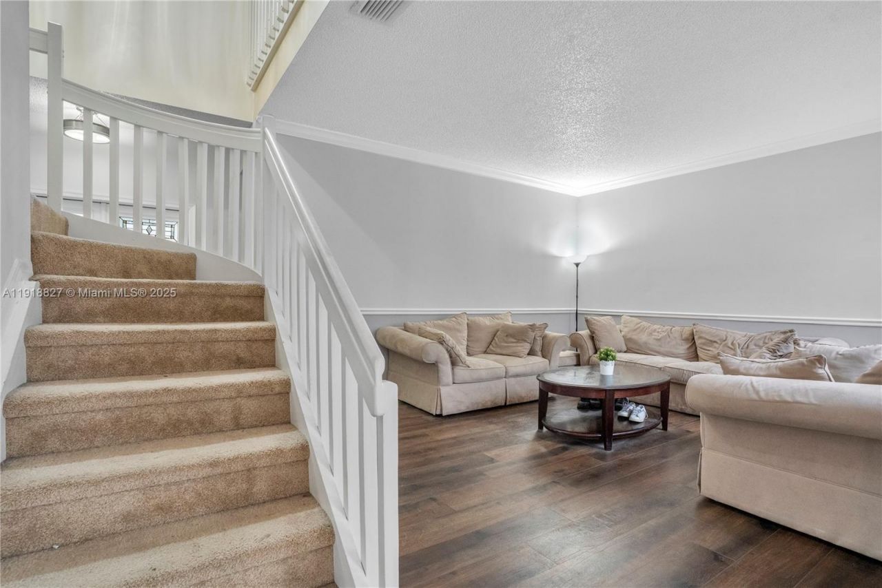 636 Sand Creek Cir, Weston, FL 33327 Photo