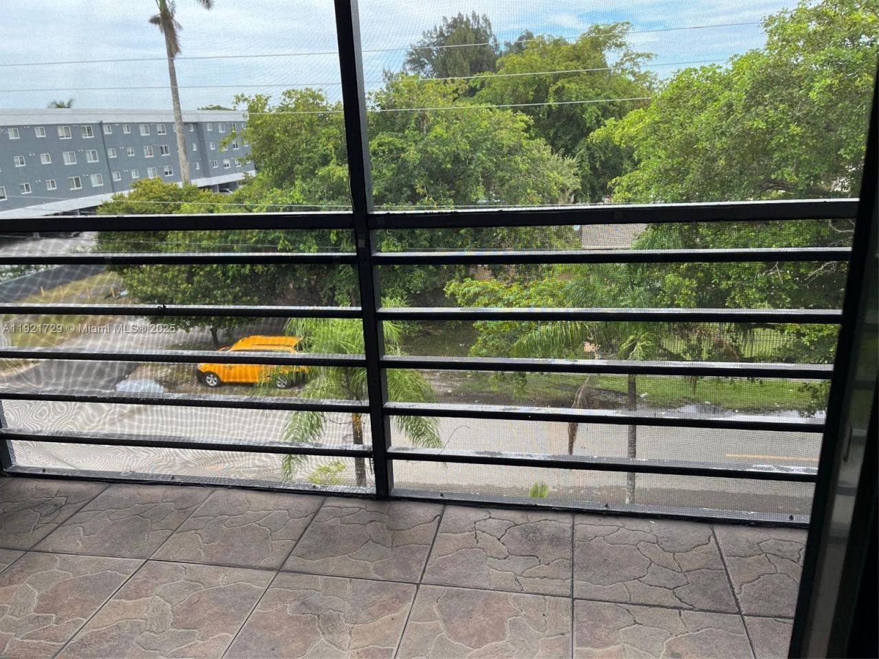 13500 NE 3rd Ct, Unit 402, North Miami, FL 33161 Photo