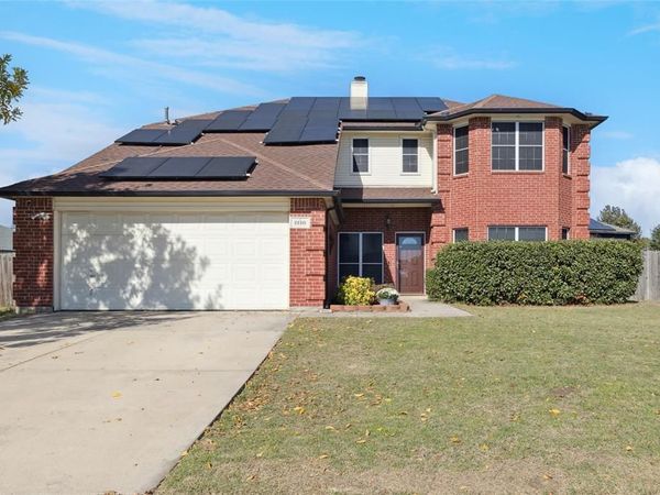 1116 Grand Central Parkway, Saginaw, TX 76131