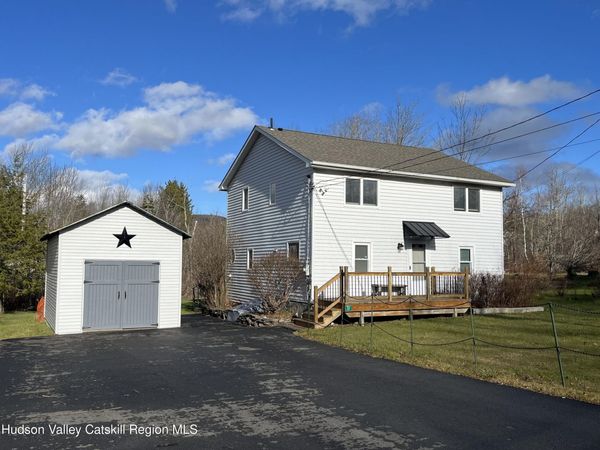 27 Grays Lane, Tannersville, NY 12485