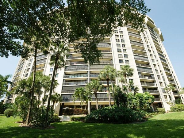 2480 Presidential Way, Unit 1103, West Palm Beach, FL 33401