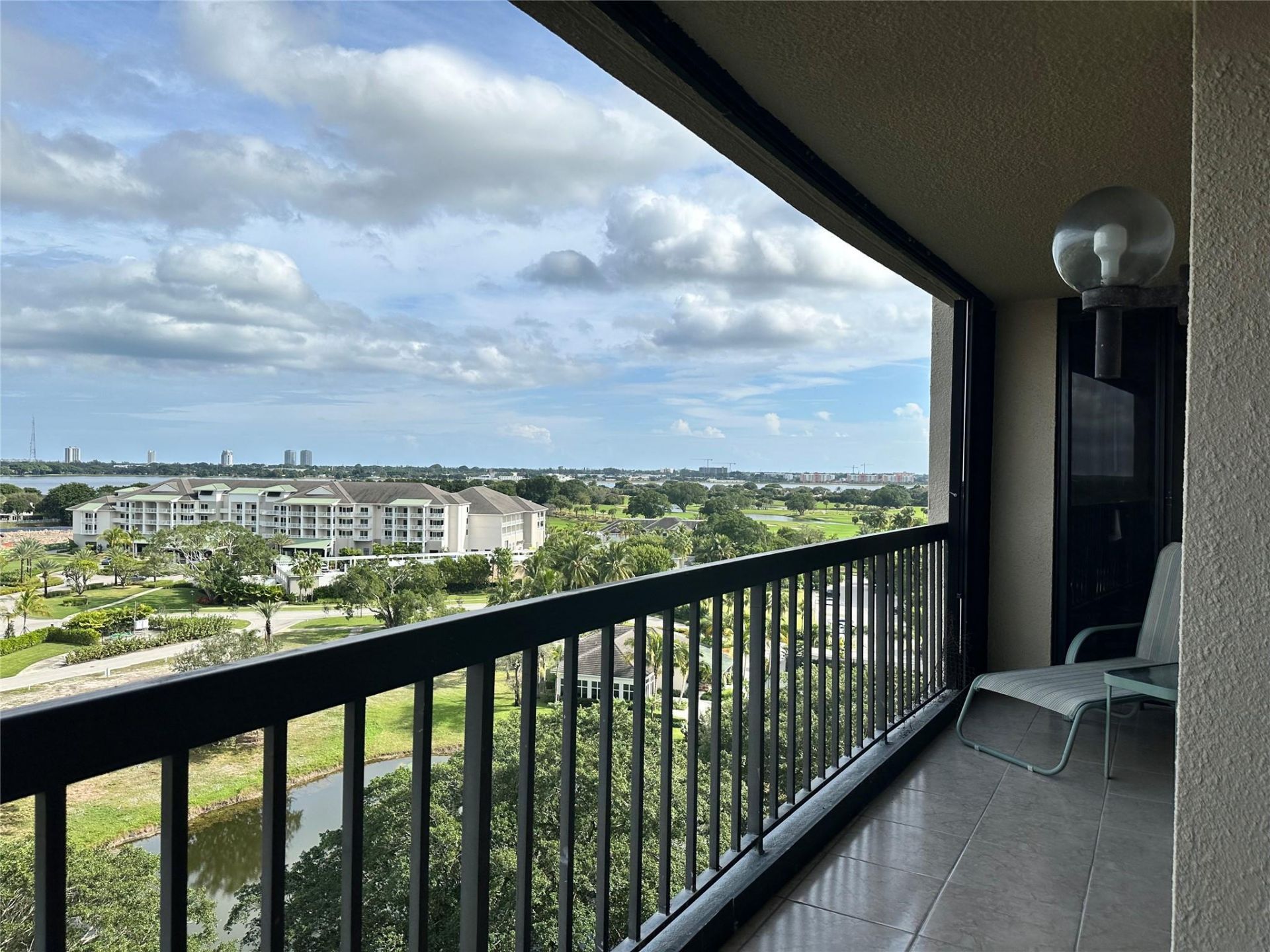 2480 Presidential Way, Unit 1103, West Palm Beach, FL 33401 Photo