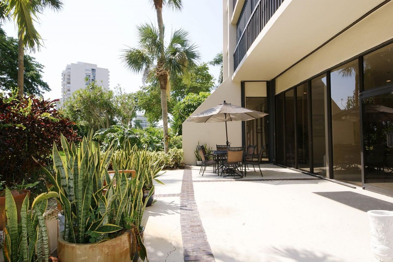 2480 Presidential Way, Unit 1103, West Palm Beach, FL 33401 Photo