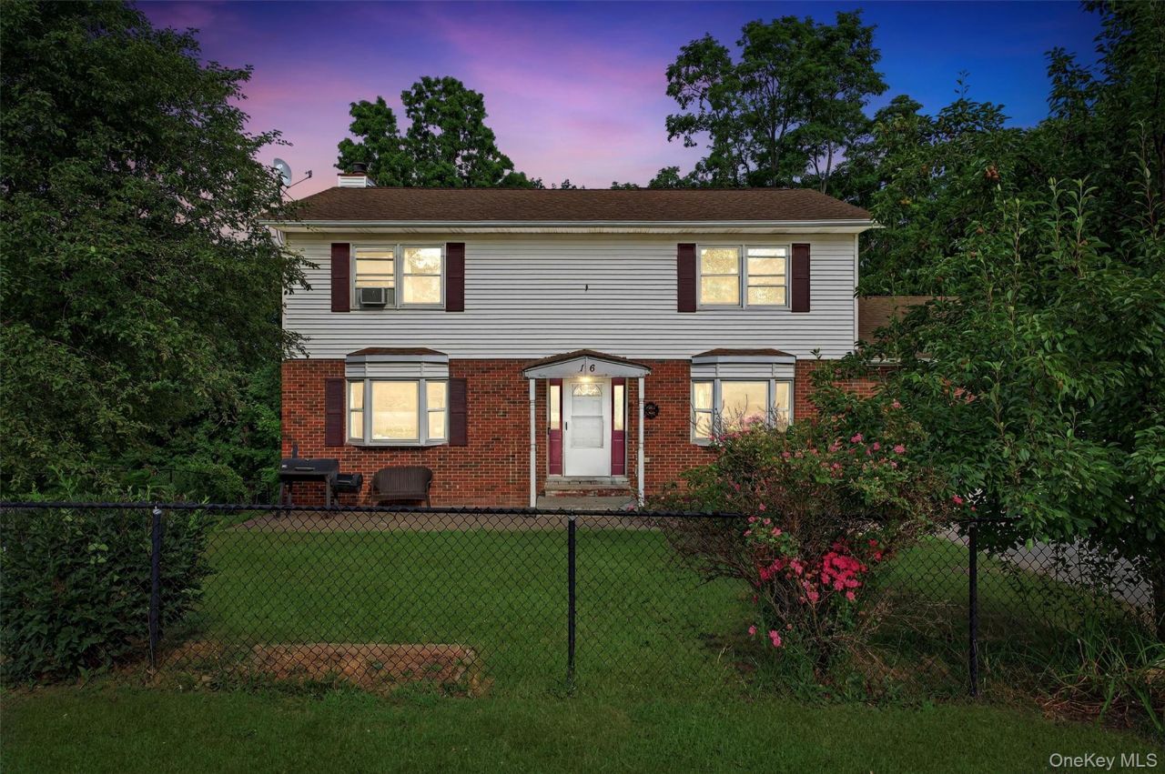 16 Oakland Avenue, Chester, NY 10918 Main Photo