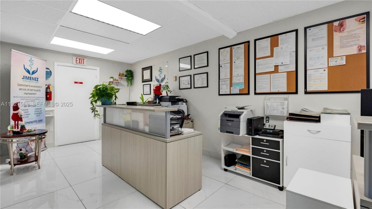 747 Ponce De Leon Blvd, Unit 410, Coral Gables, FL 33134 Photo