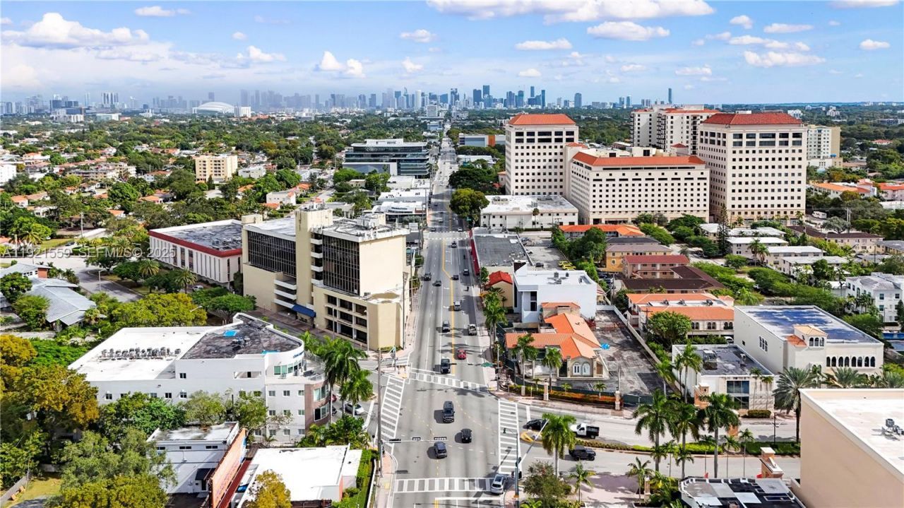 747 Ponce De Leon Blvd, Unit 410, Coral Gables, FL 33134 Photo