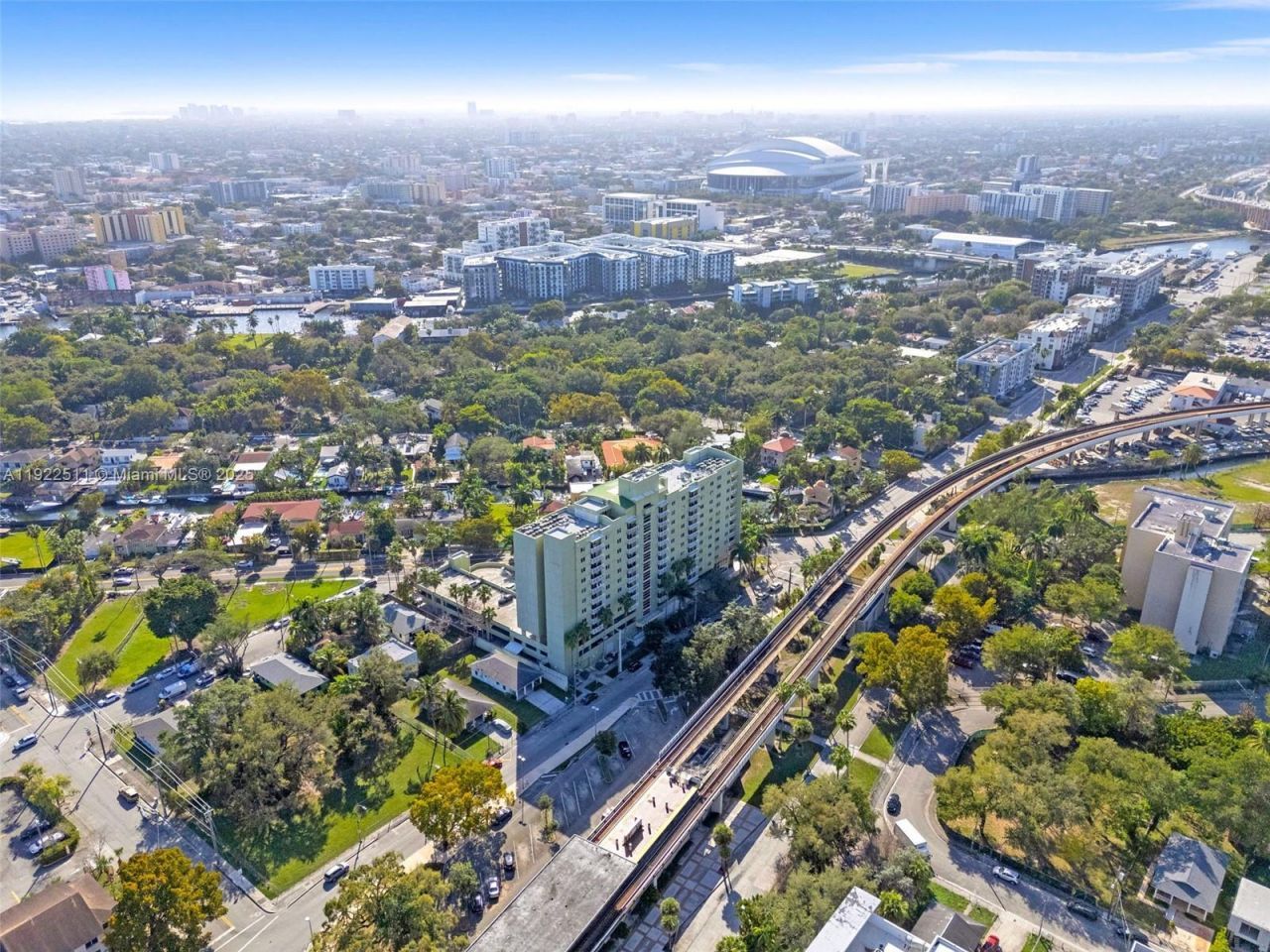 816 NW 11th St, Unit 607, Miami, FL 33136 Photo