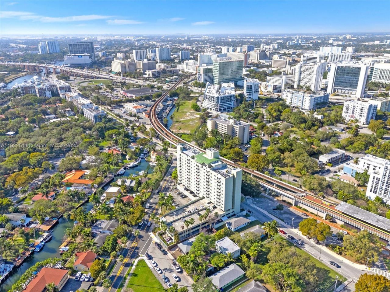 816 NW 11th St, Unit 607, Miami, FL 33136 Photo