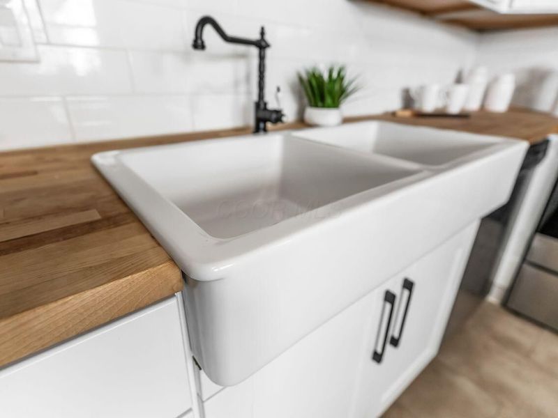 6035 Karl Road, Columbus, OH 43229 Photo 11