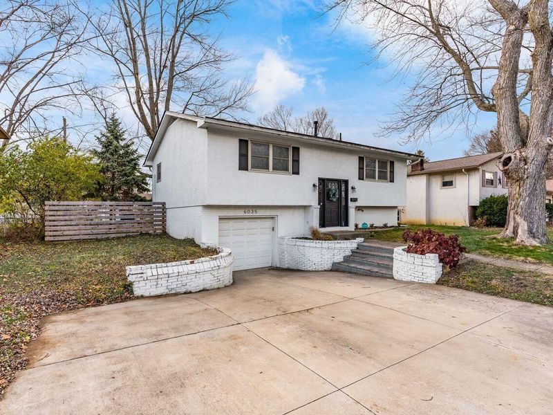 6035 Karl Road, Columbus, OH 43229 Photo 2