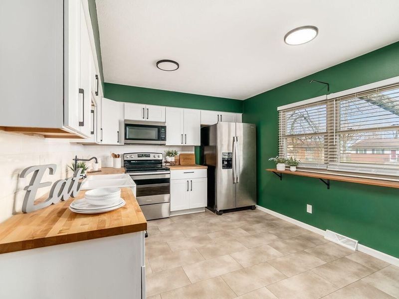 6035 Karl Road, Columbus, OH 43229 Photo 8