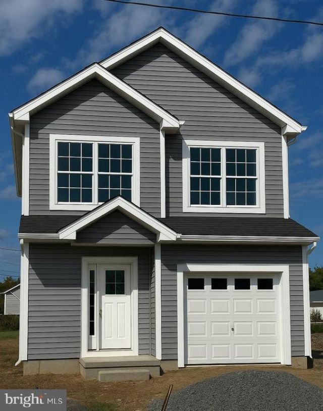 909 NEW CHESTNUT STREET, BRISTOL, PA 19007