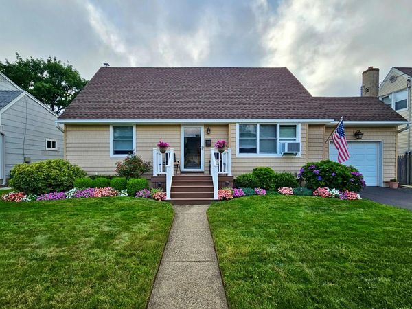 286 Pacific Street, Massapequa Park, NY 11762