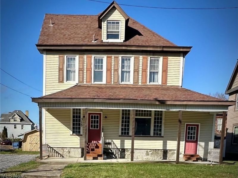 315 Carolina Avenue, Chester, WV 26034 Photo 1