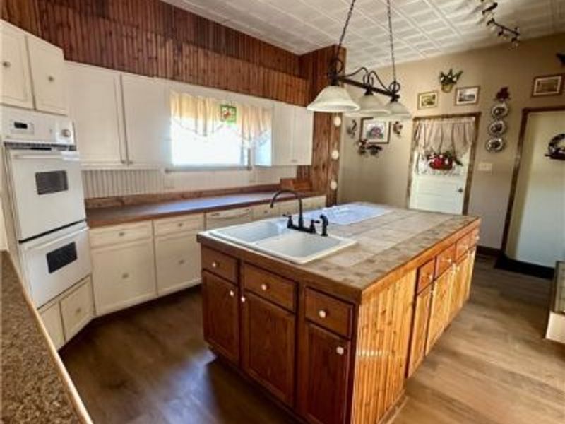 315 Carolina Avenue, Chester, WV 26034 Photo 5