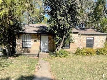 7428 Gaston Avenue, Fort Worth, TX 76116