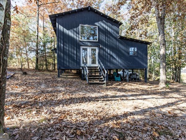 2286 Carter Bight Landing Road, Surrency, GA 31563